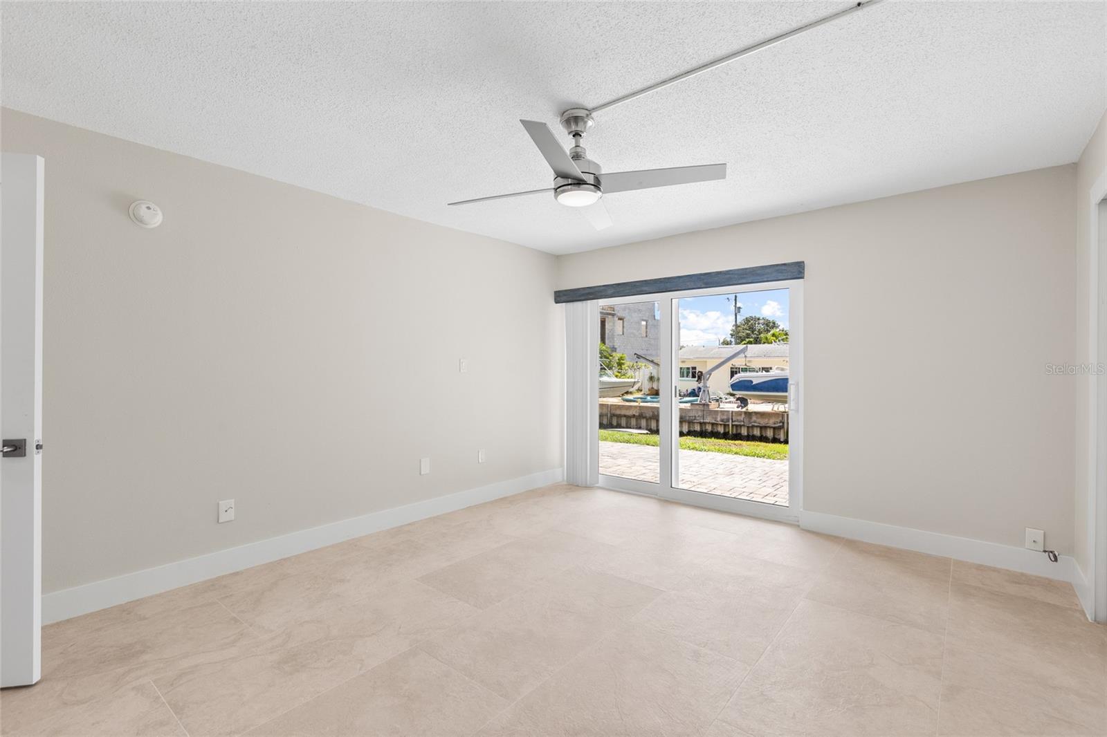 433 S PAULA DR #1 — photo 16
