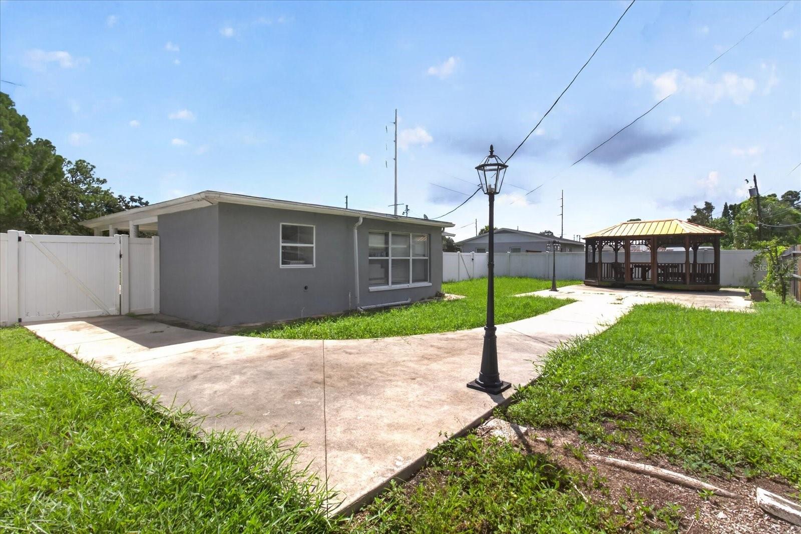 7210 DR MARTIN LUTHER KING JR ST N — photo 48