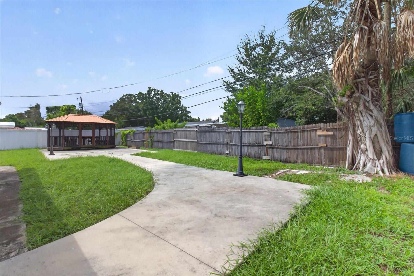 7210 DR MARTIN LUTHER KING JR ST N — photo 59