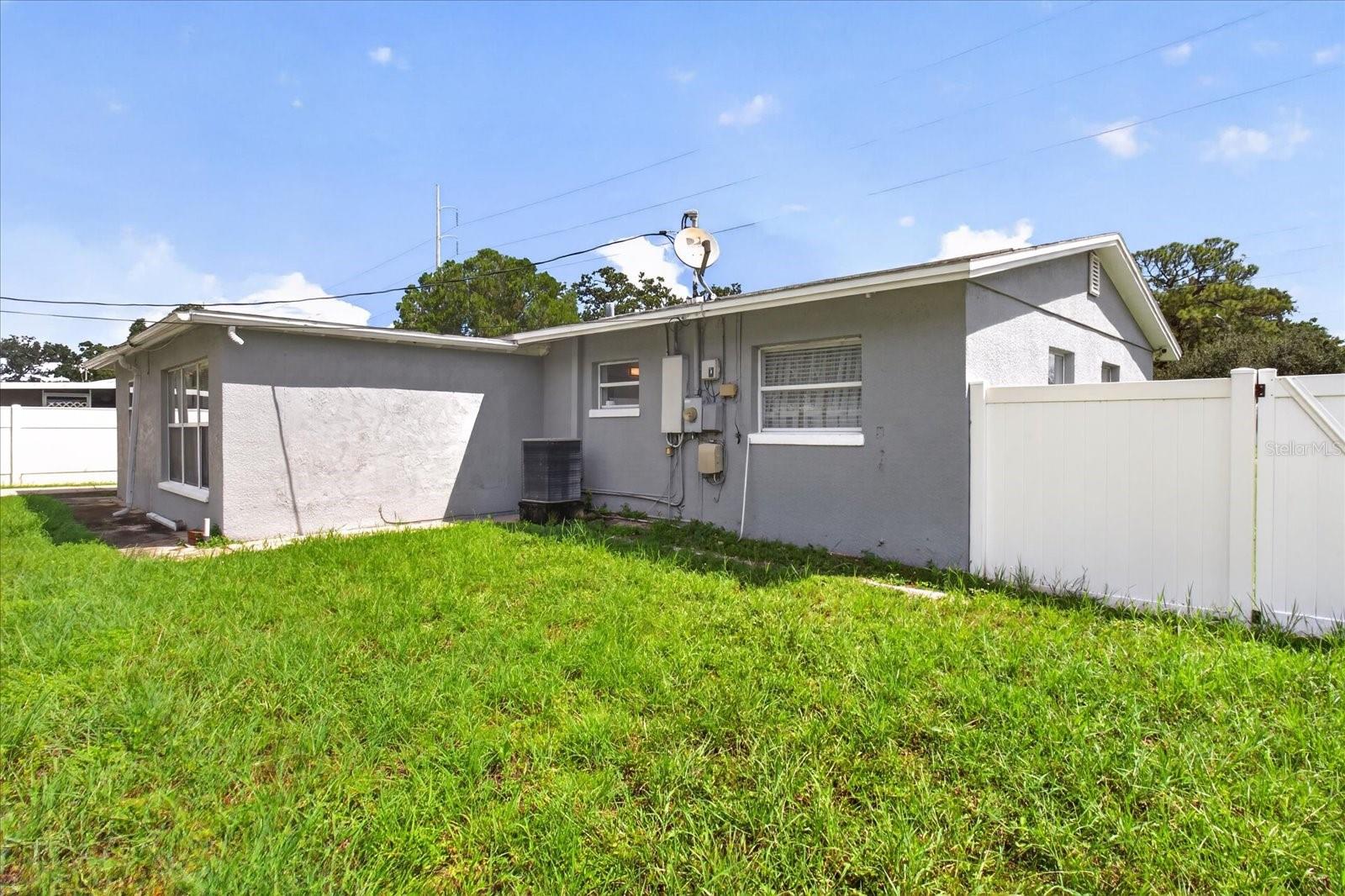 7210 DR MARTIN LUTHER KING JR ST N — photo 53