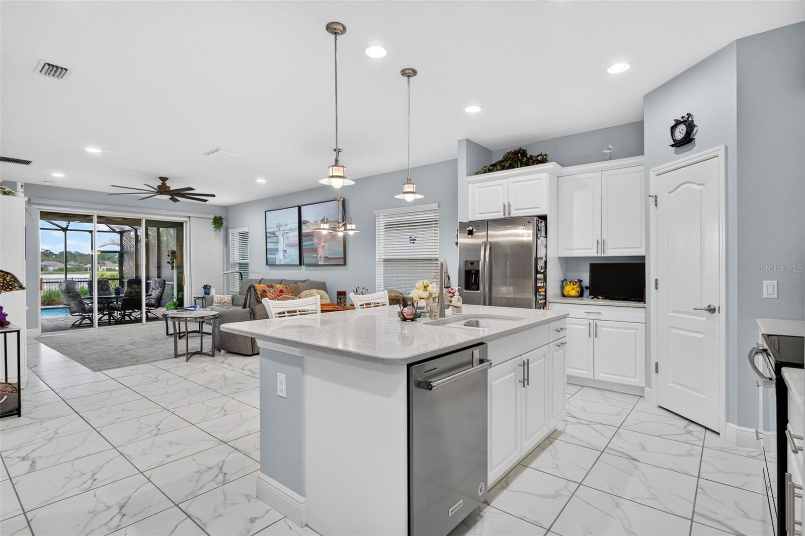 7735 RIDGELAKE CIR — photo 13