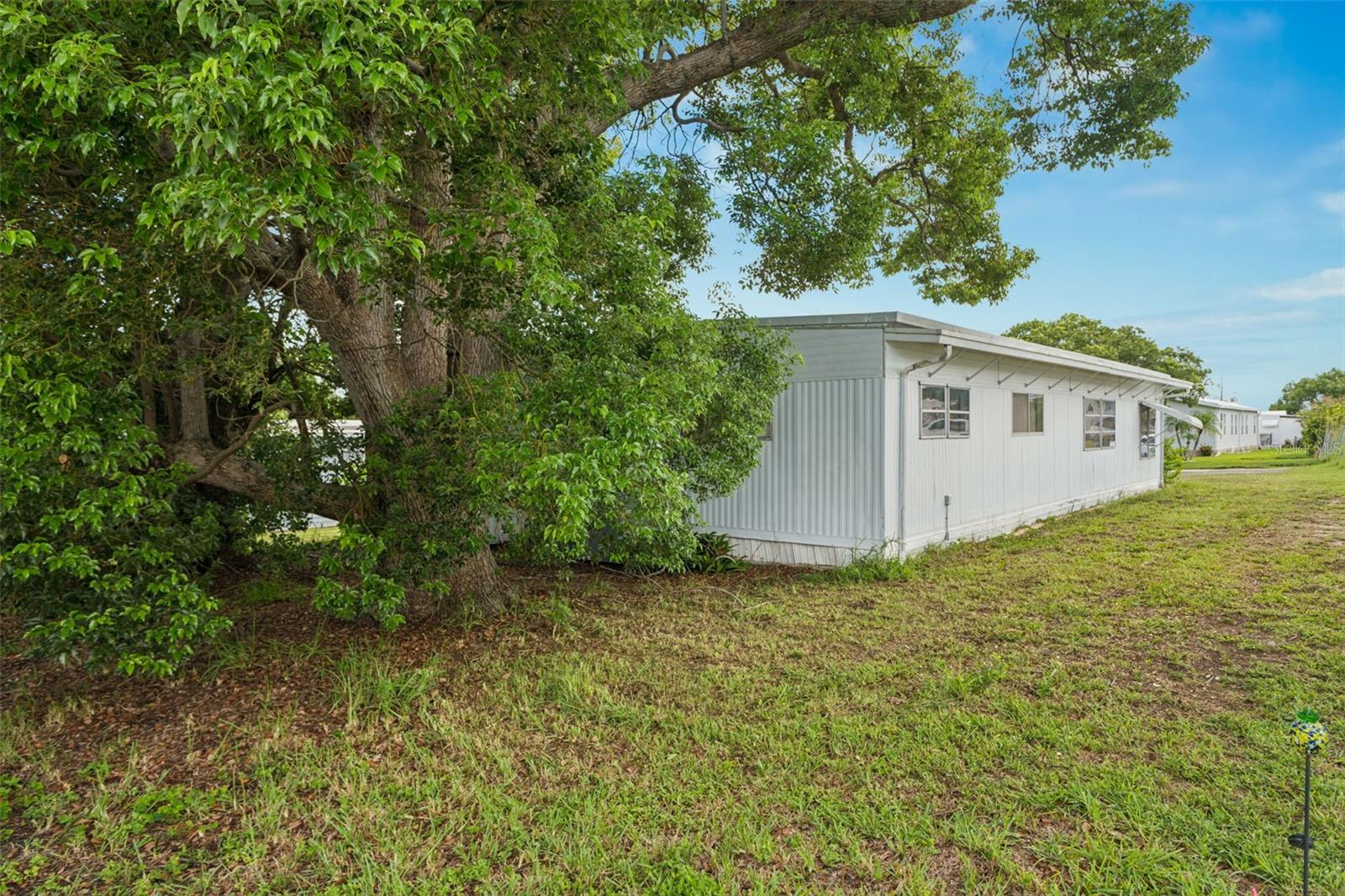 55 LEXINGTON CT #12 — photo 31