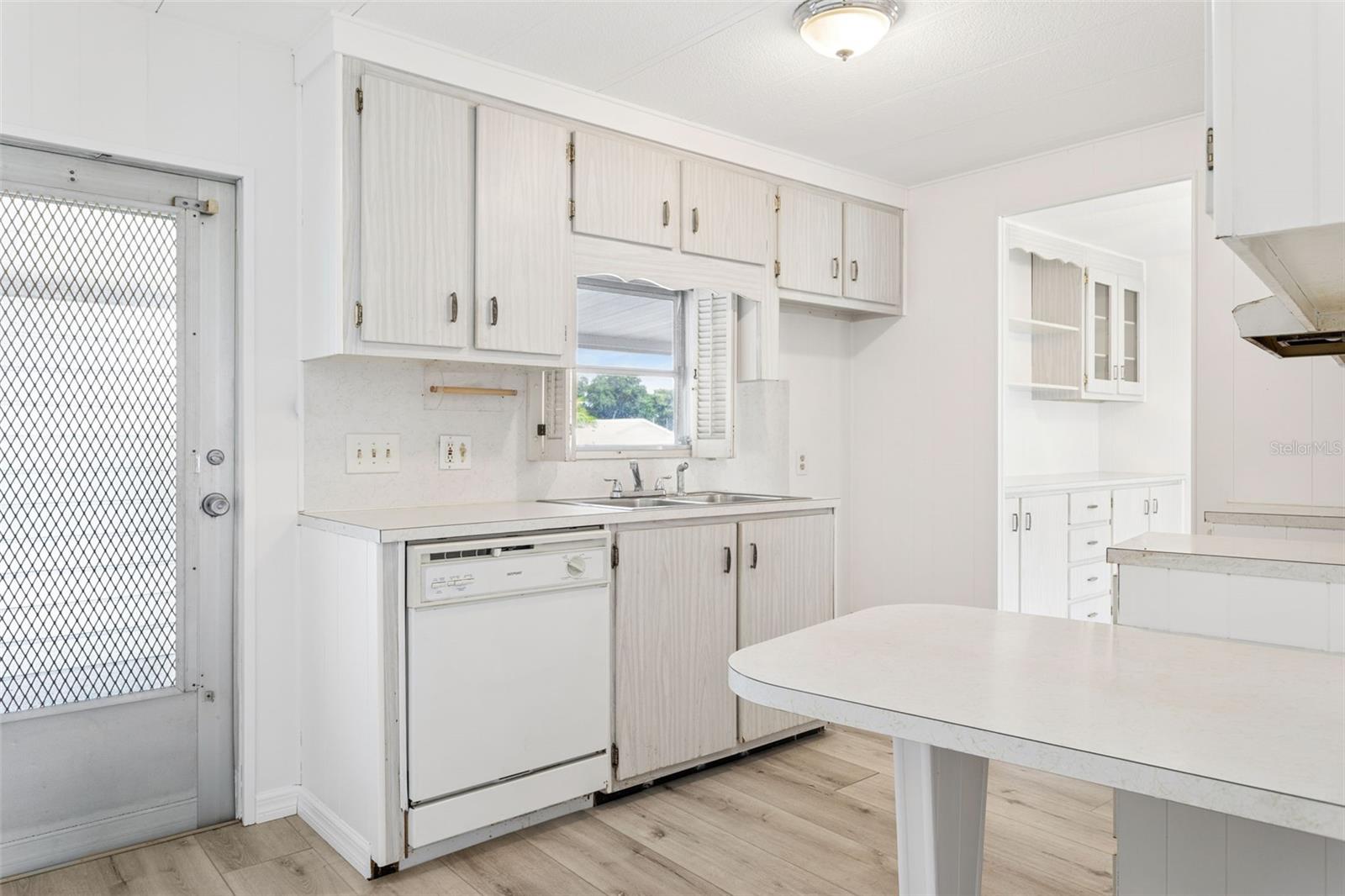 55 LEXINGTON CT #12 — photo 17