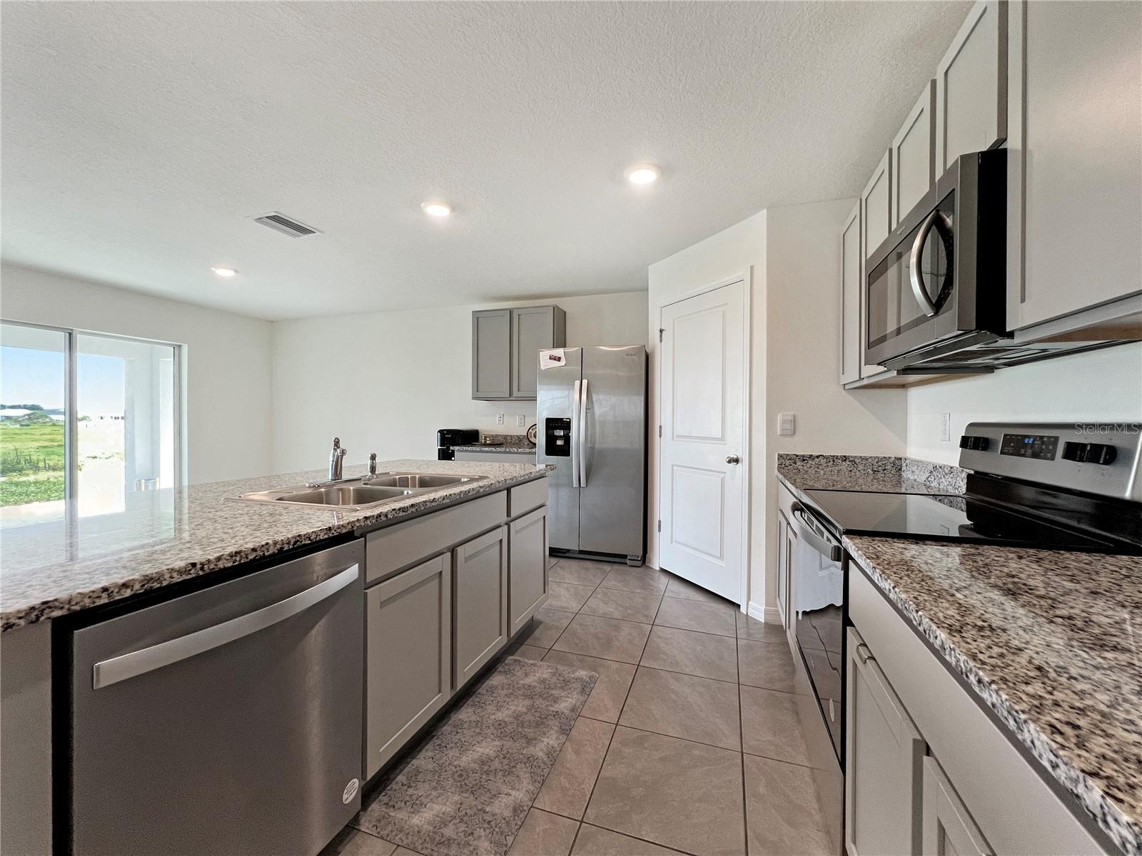 822 WILL SCARLETT AVE — photo 12