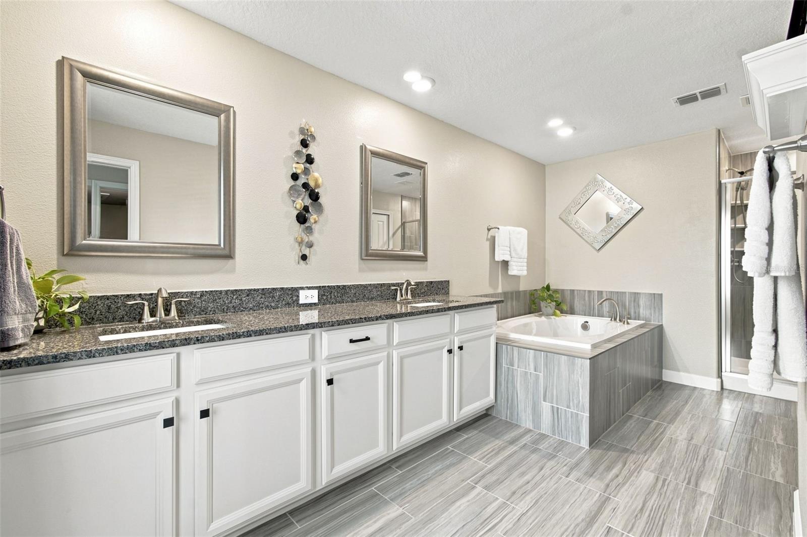 2213 CERULEAN SKY DR — photo 26