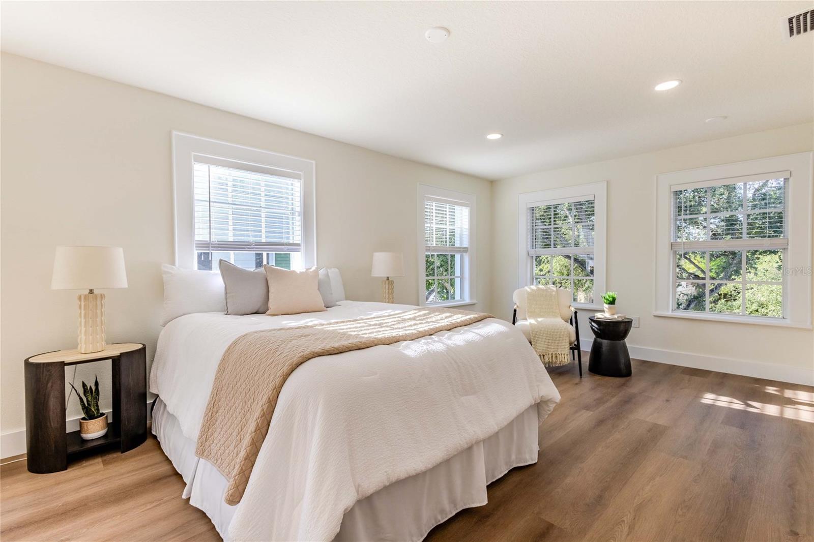 2802 W MORRISON AVE — photo 7