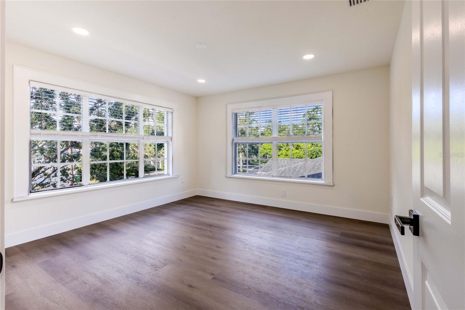 2802 W MORRISON AVE — photo 32
