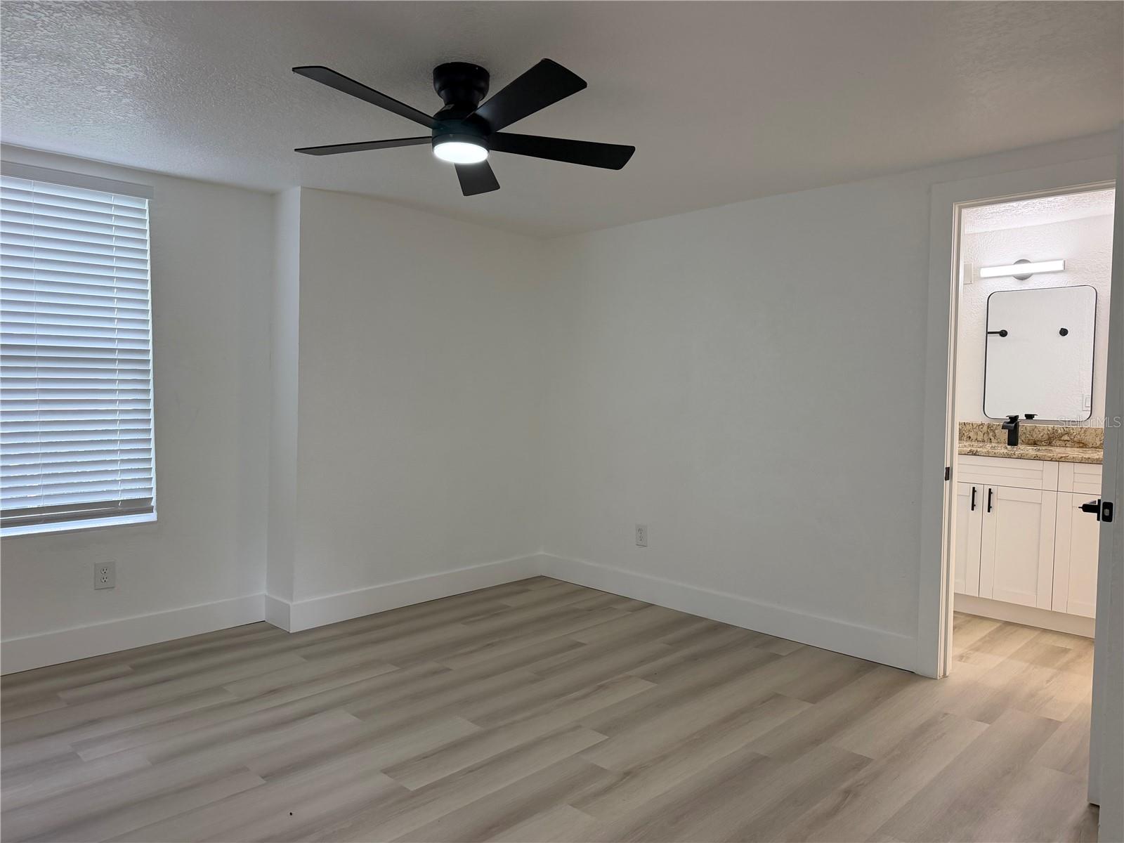 2604 E LAKE AVE — photo 7