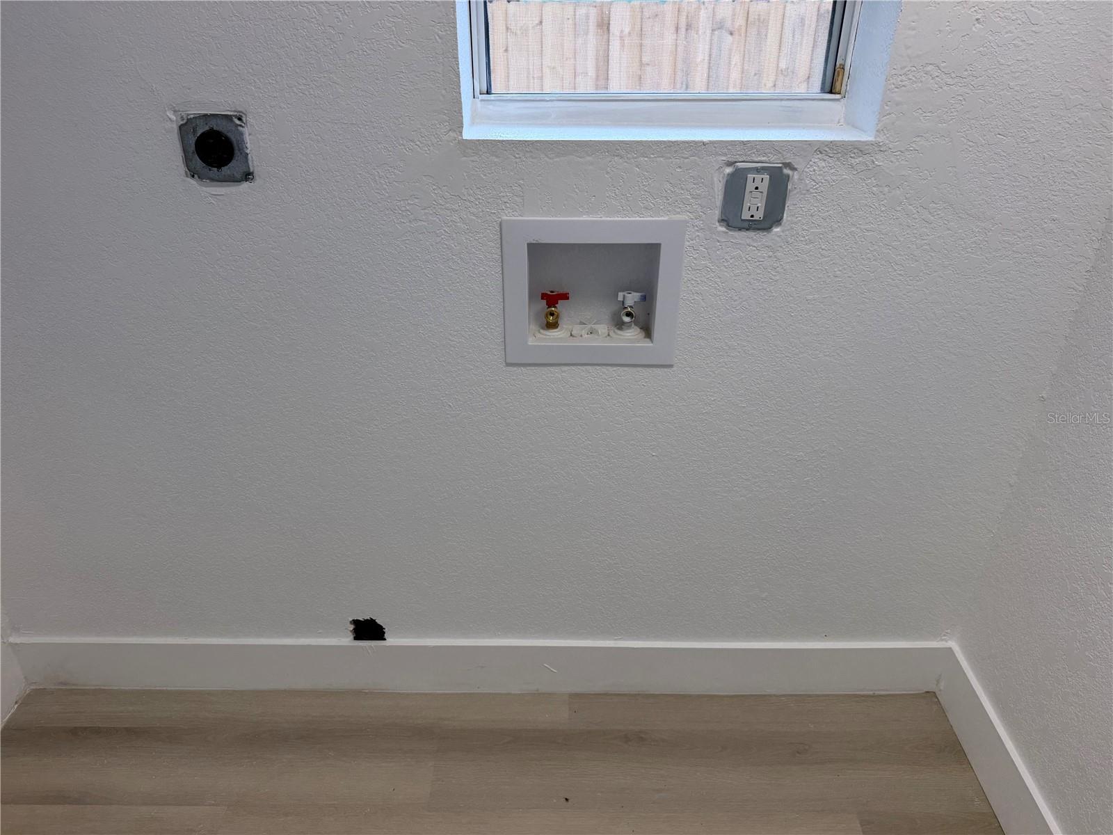 2604 E LAKE AVE — photo 21
