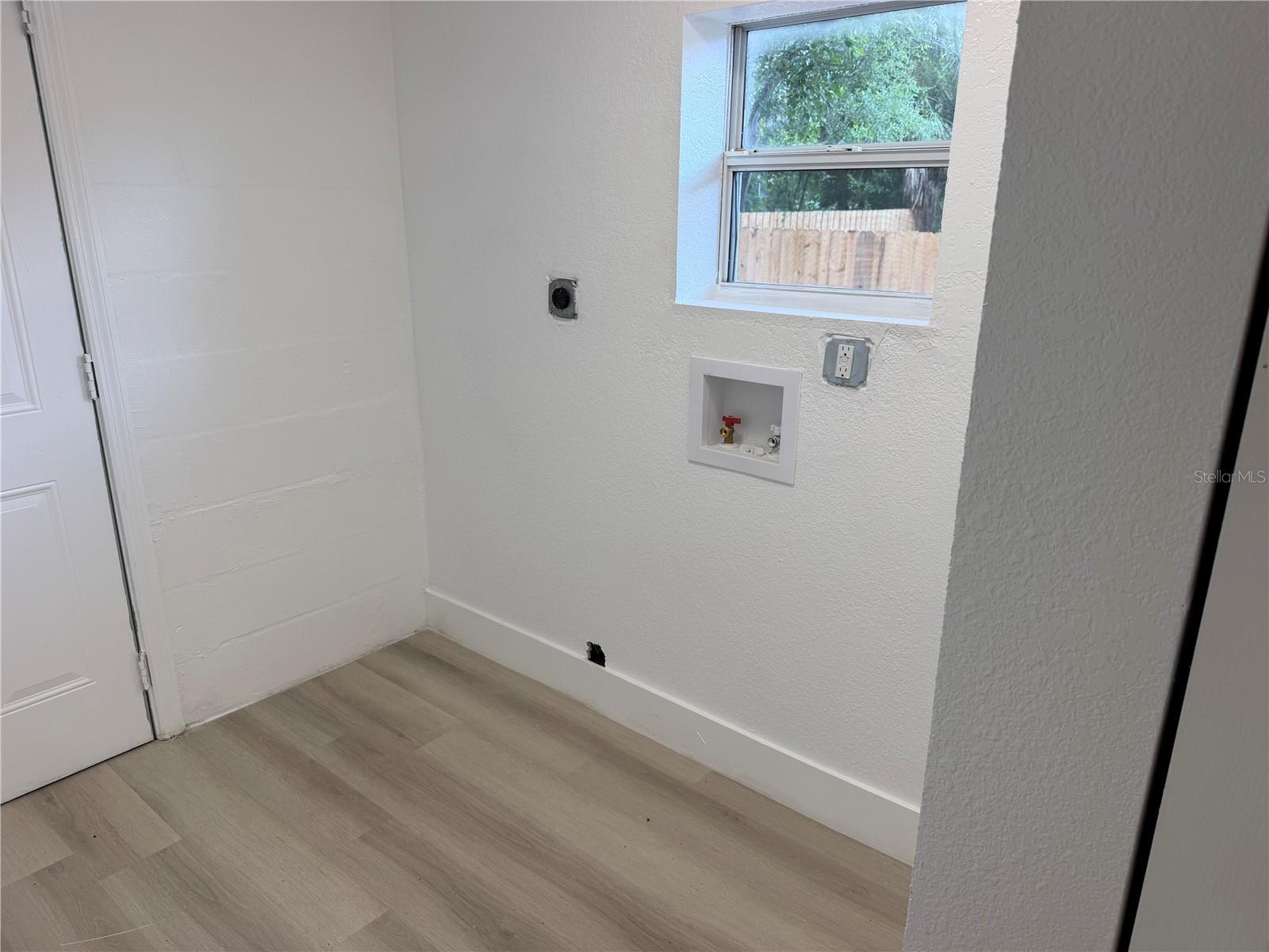 2604 E LAKE AVE — photo 20
