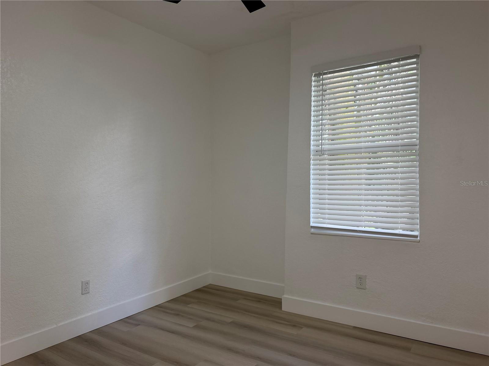 2604 E LAKE AVE — photo 15