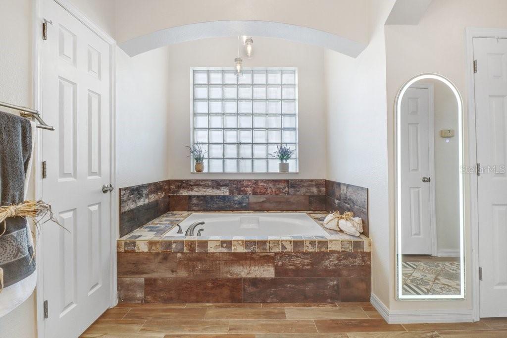 4430 MERRICK RUN LN — photo 28