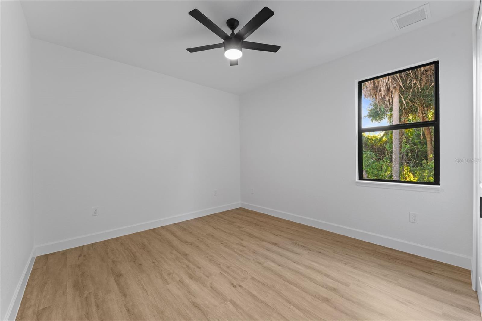 3271 ZORATOA AVE — photo 33