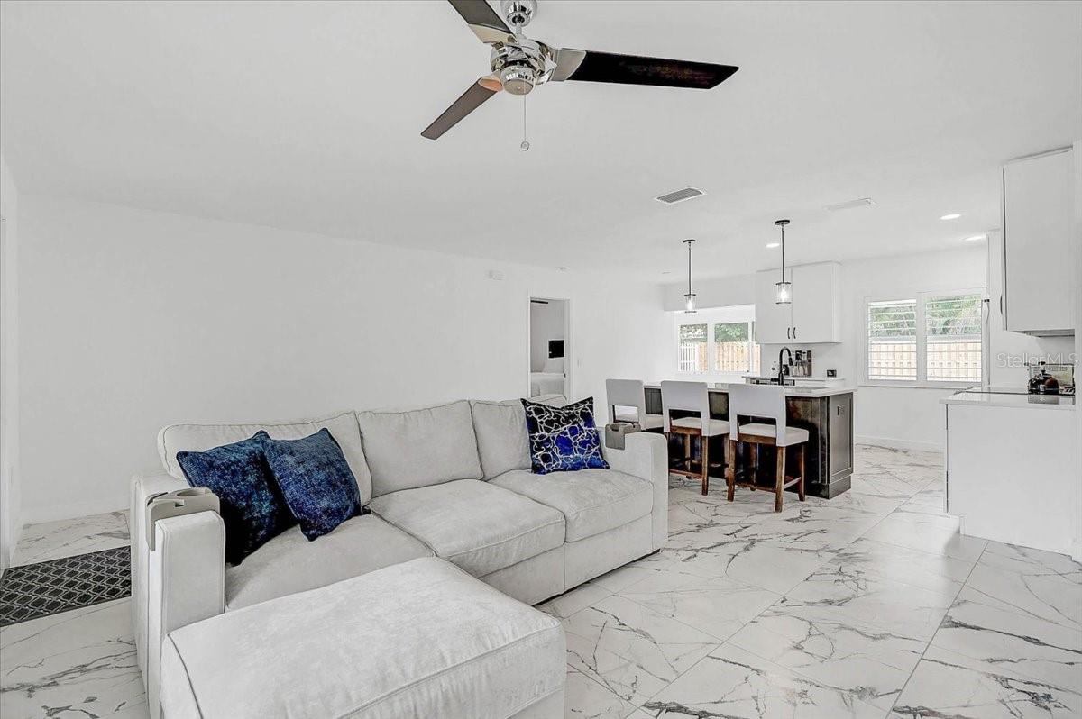 2347 TANGERINE DR — photo 9