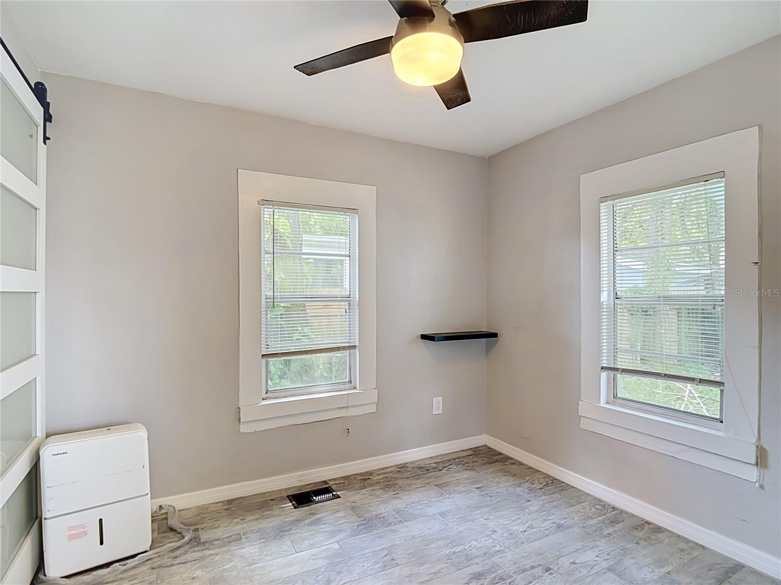 608 N LINCOLN AVE — photo 20