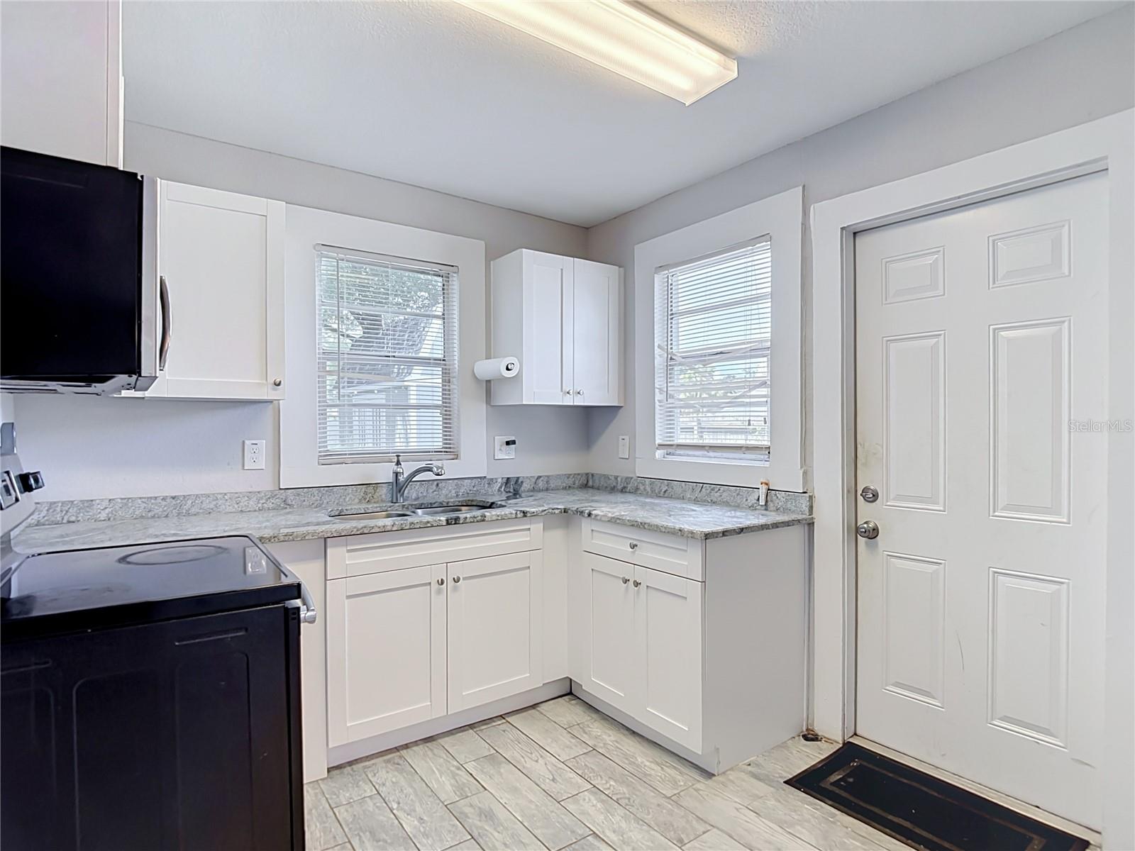 608 N LINCOLN AVE — photo 14