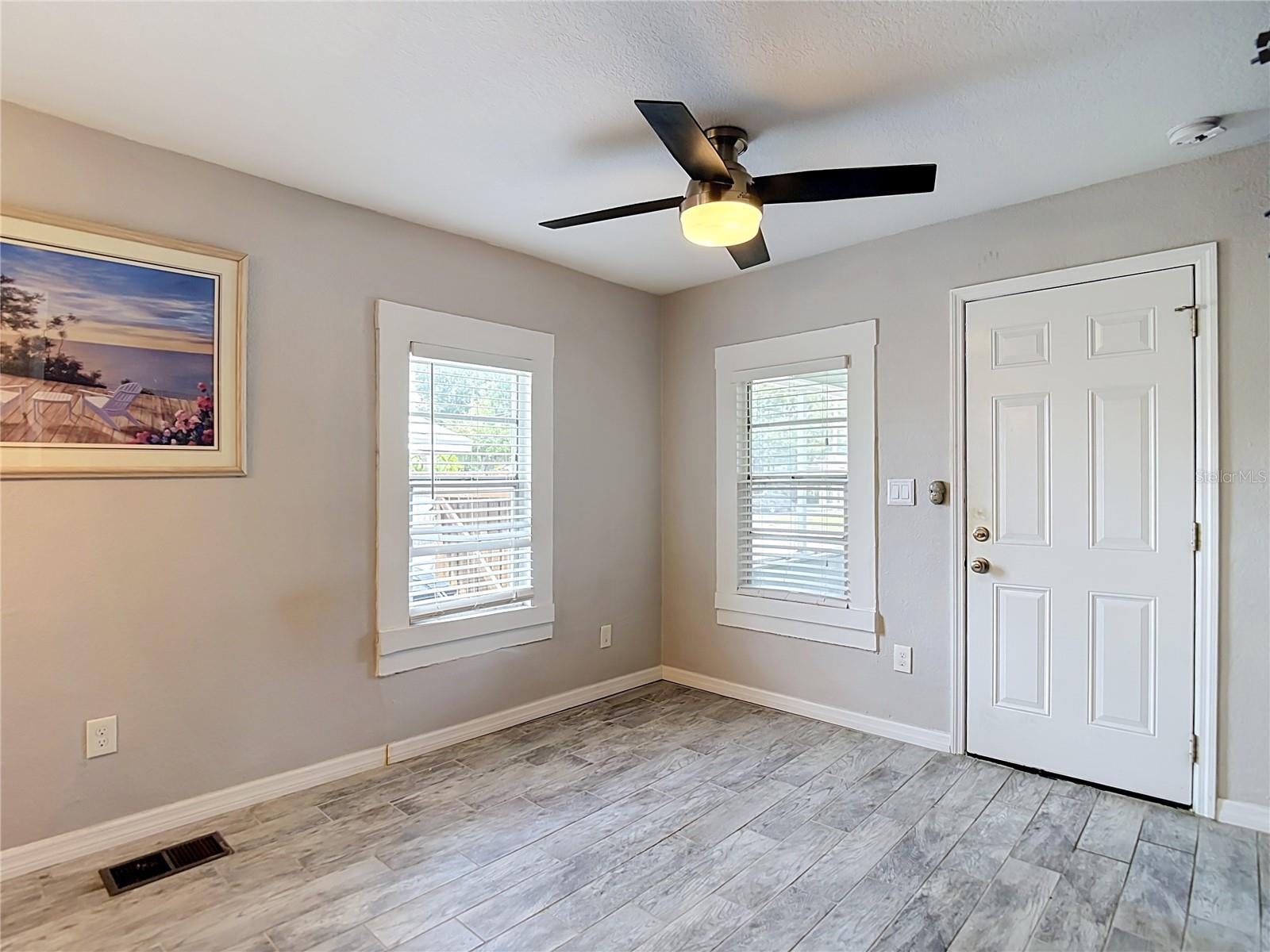 608 N LINCOLN AVE — photo 8
