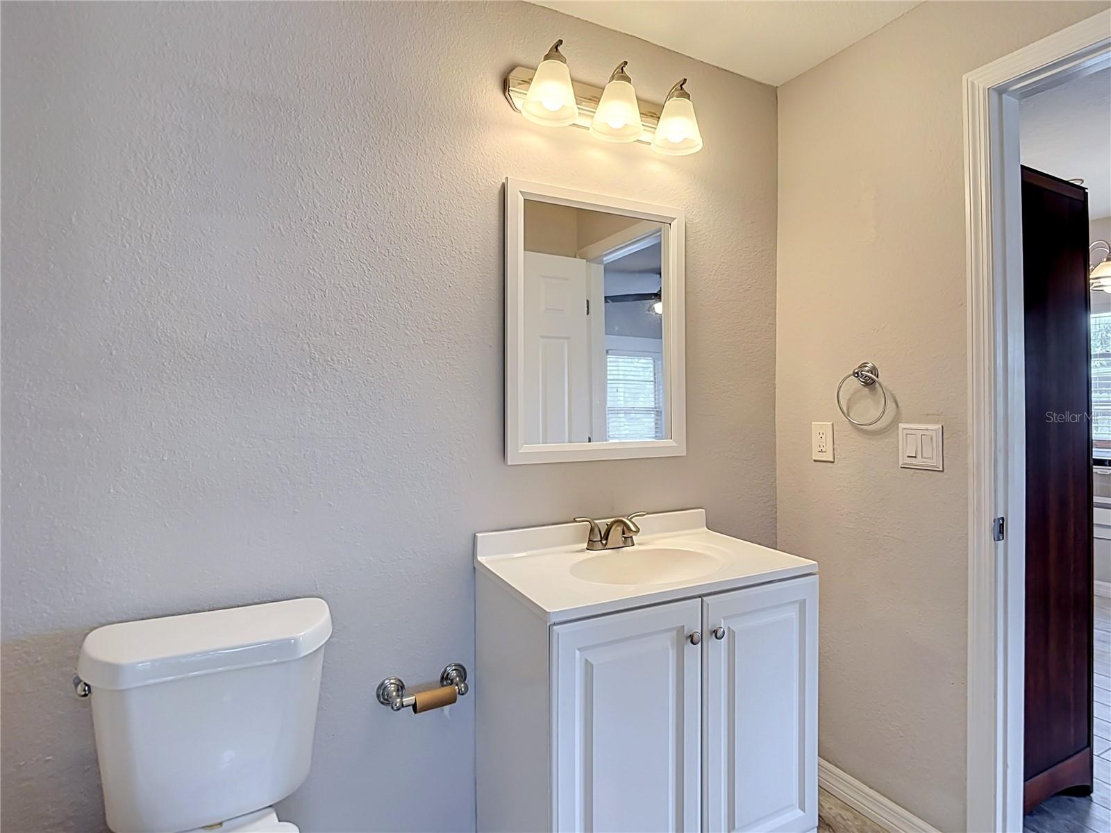 608 N LINCOLN AVE — photo 28