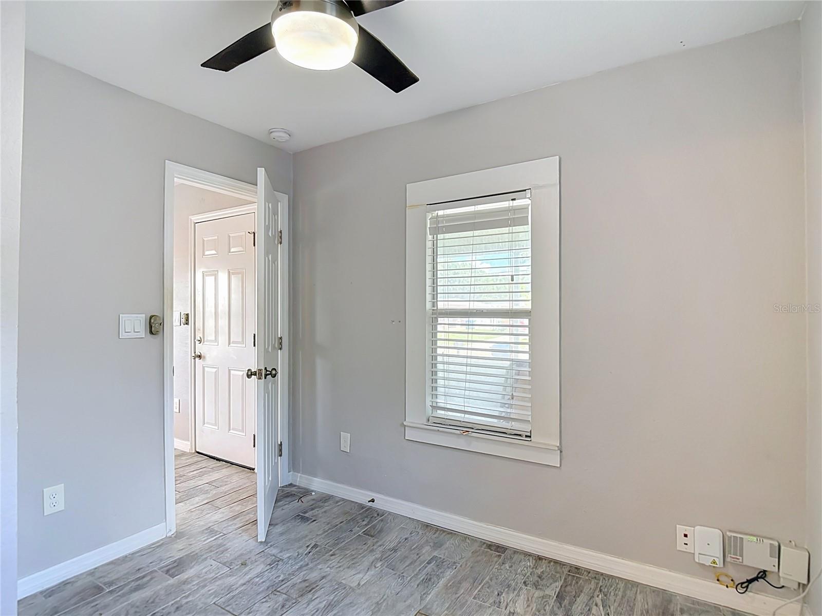 608 N LINCOLN AVE — photo 24