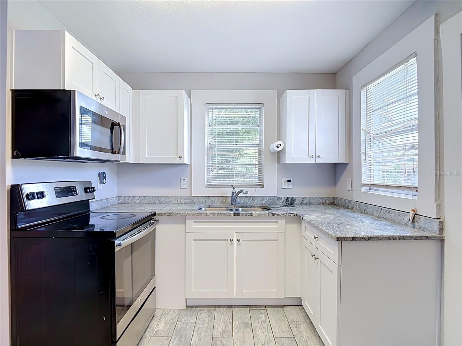 608 N LINCOLN AVE — photo 12
