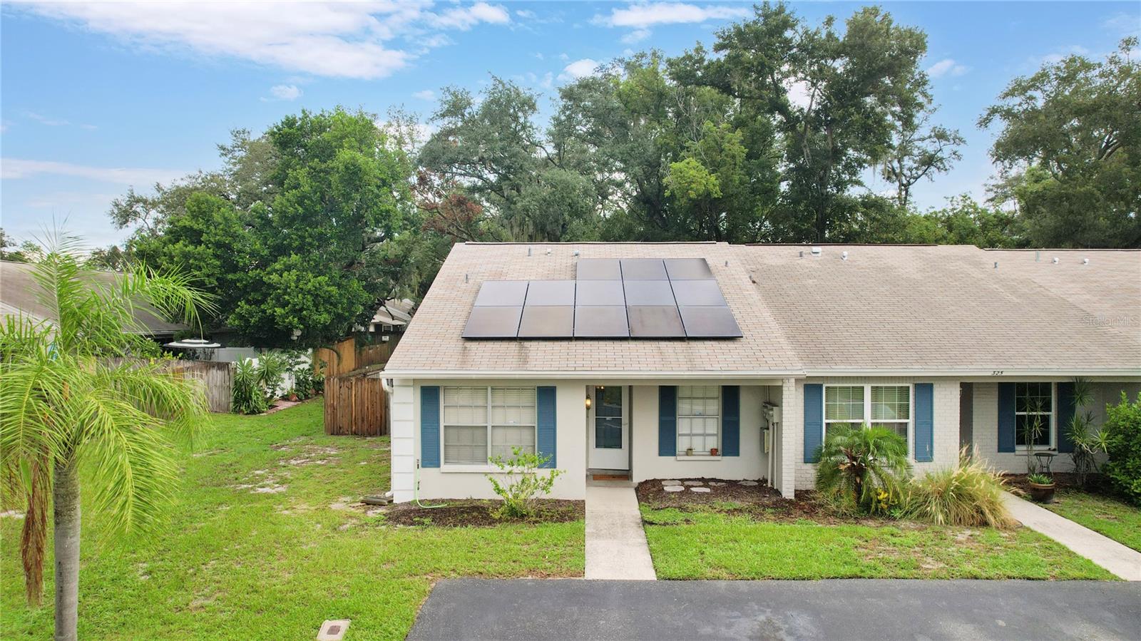 321 DOVER CT E — photo 2