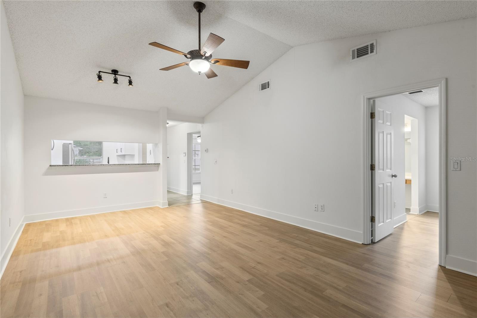 321 DOVER CT E — photo 16