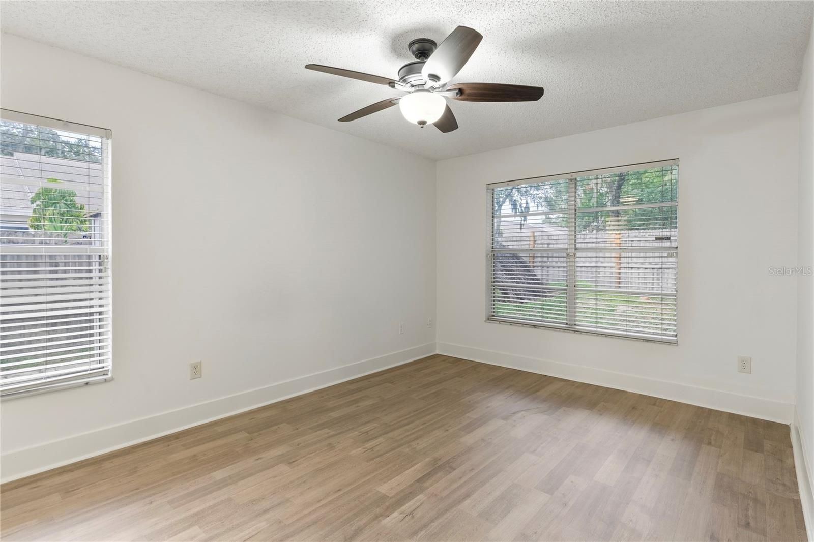321 DOVER CT E — photo 18