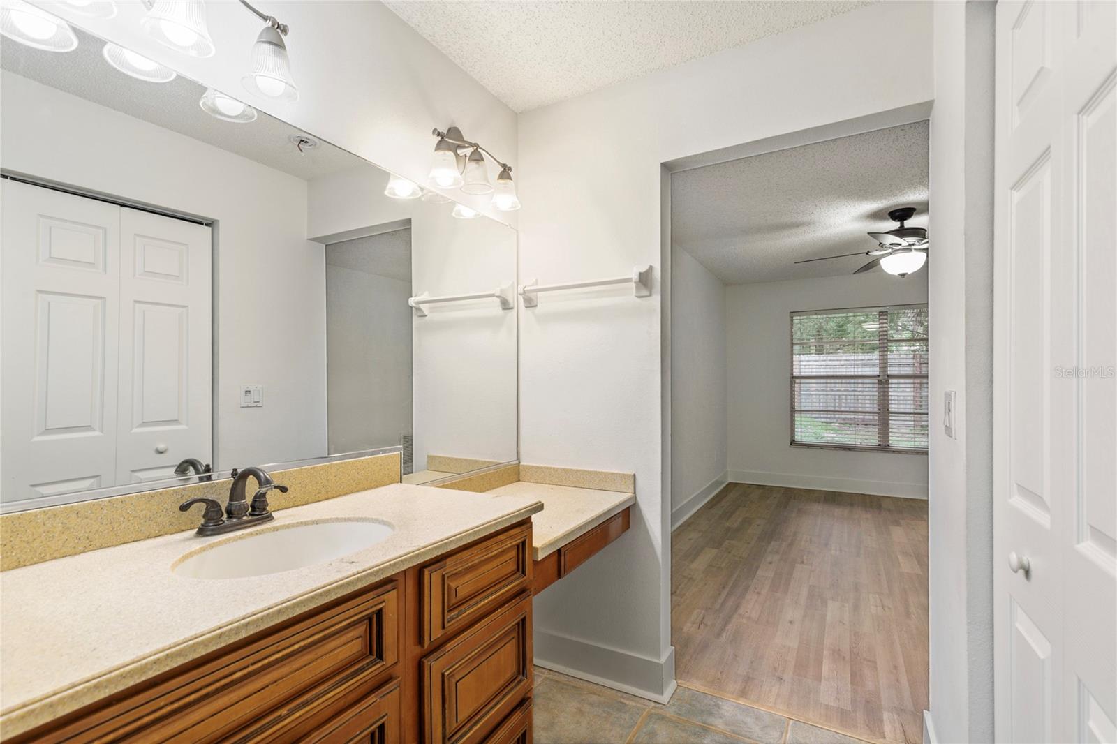 321 DOVER CT E — photo 23