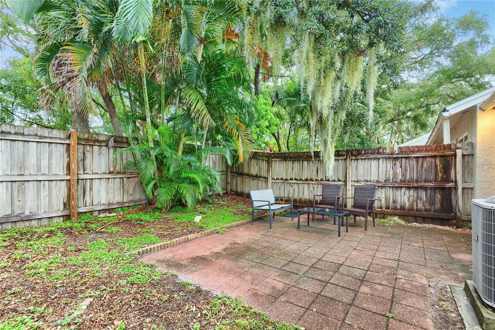 321 DOVER CT E — photo 27
