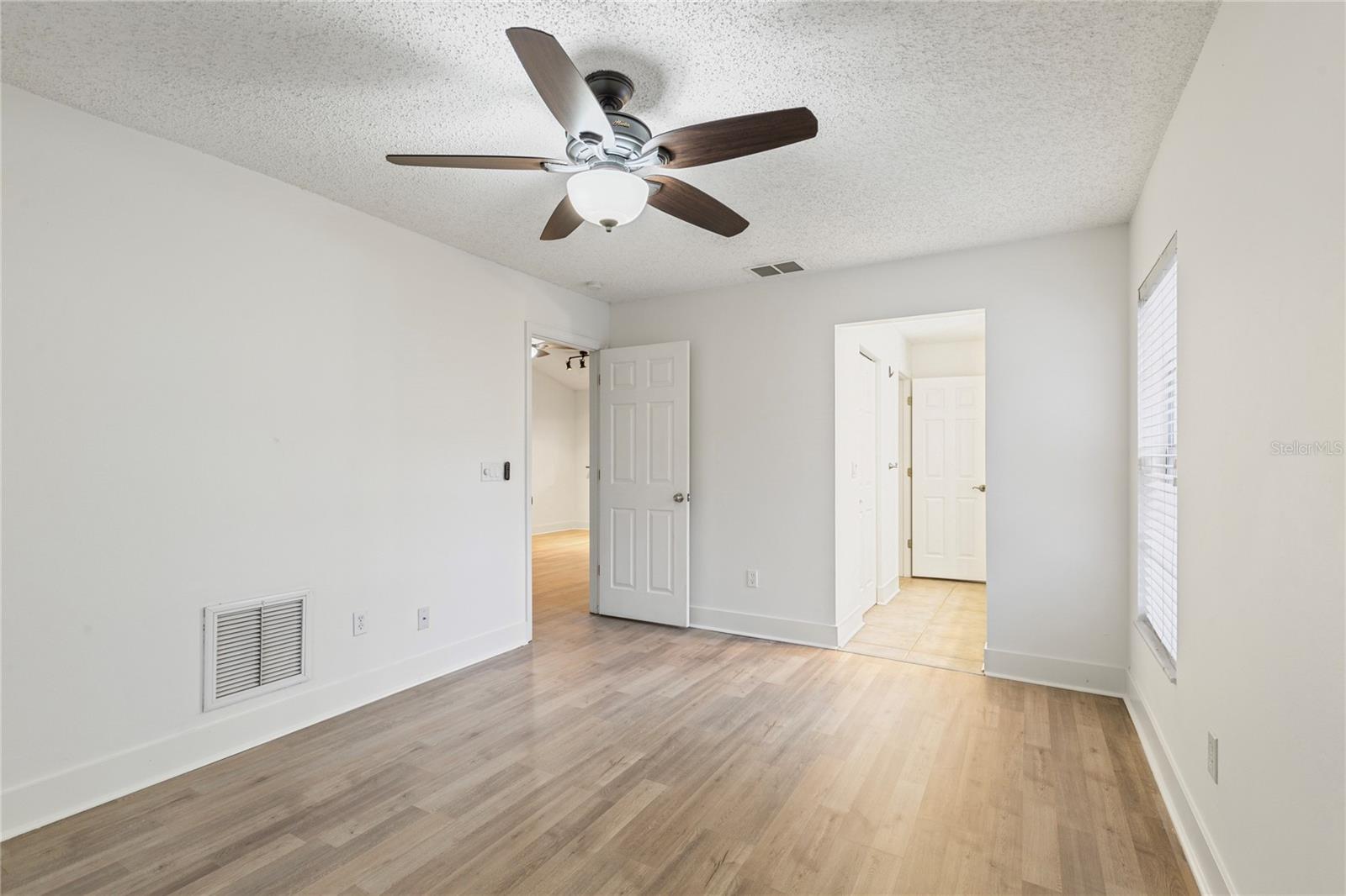321 DOVER CT E — photo 19