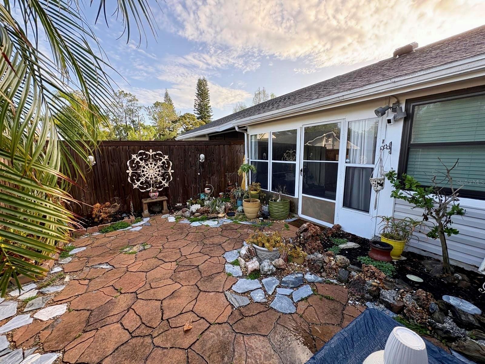 2466 ALHAMBRA ST — photo 15