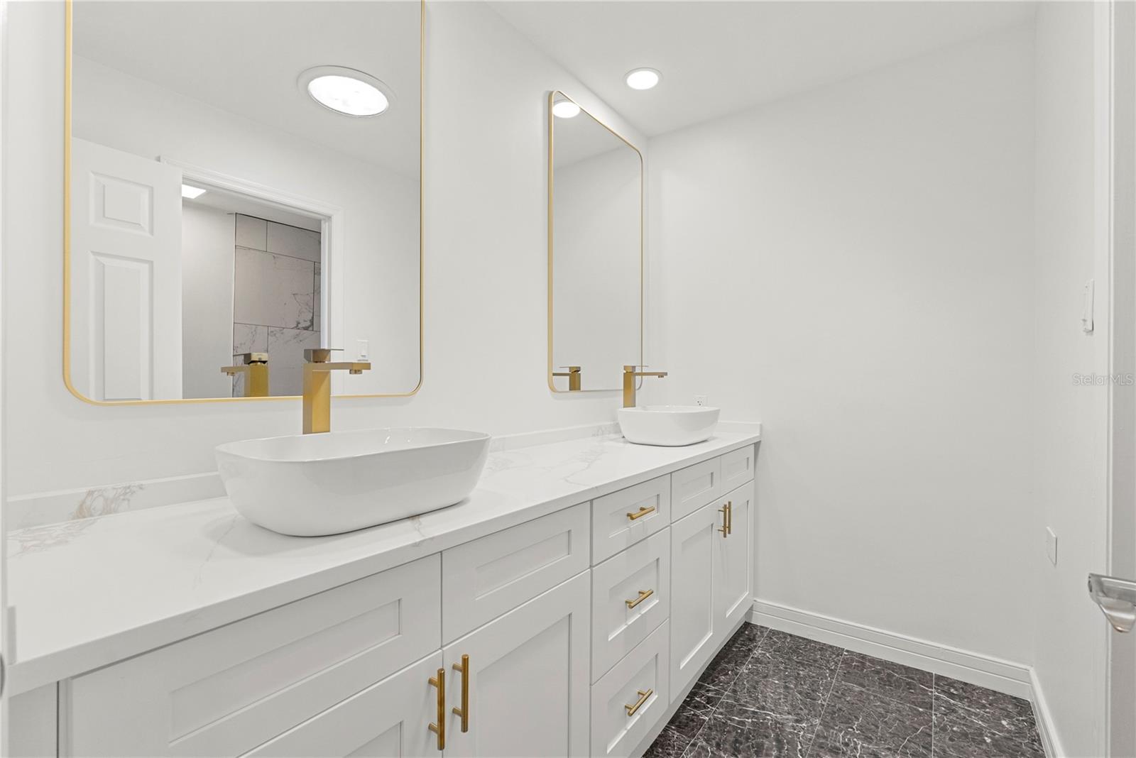 17919 CLEAR LAKE DR — photo 34