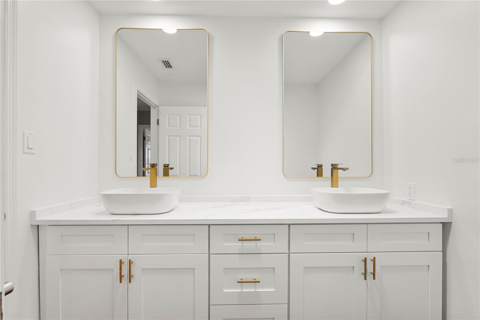 17919 CLEAR LAKE DR — photo 35