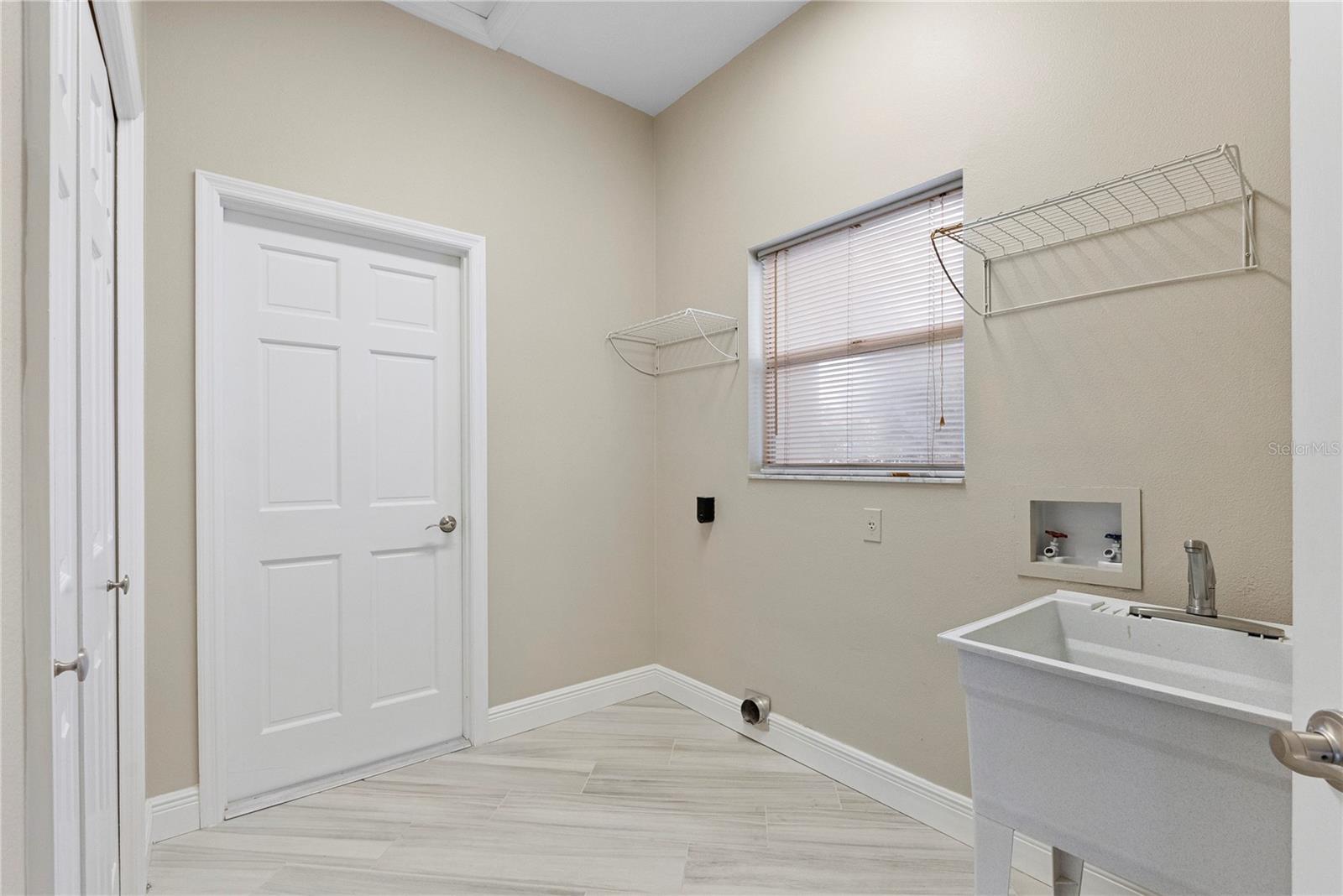 17919 CLEAR LAKE DR — photo 22