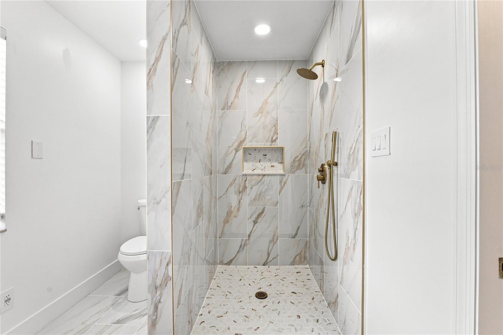 17919 CLEAR LAKE DR — photo 32