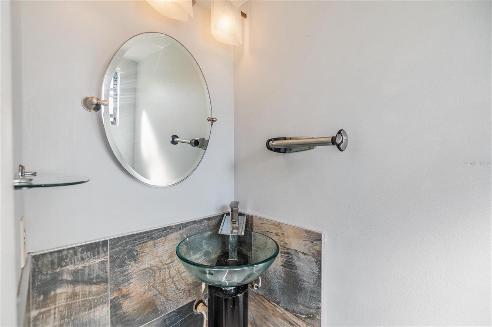 215 WOODS LANDING TRL — photo 29