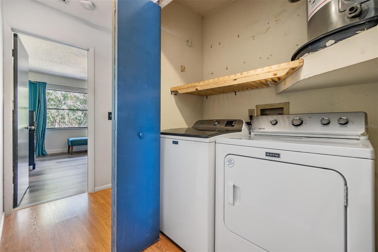 215 WOODS LANDING TRL — photo 11