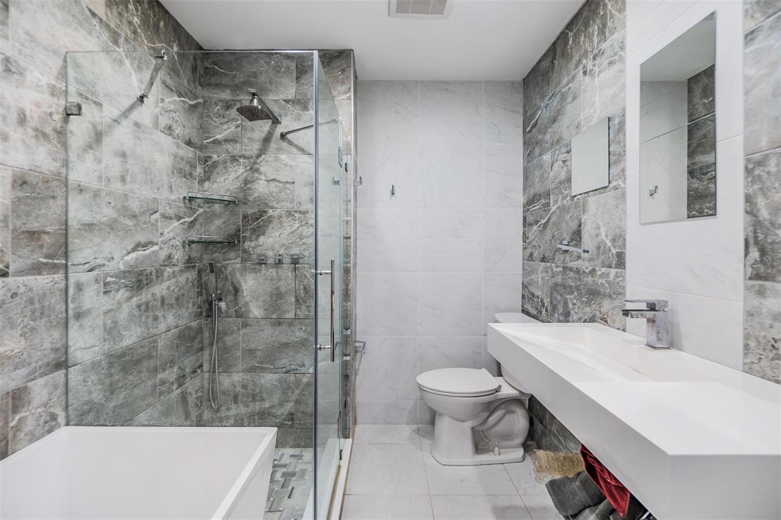 215 WOODS LANDING TRL — photo 13