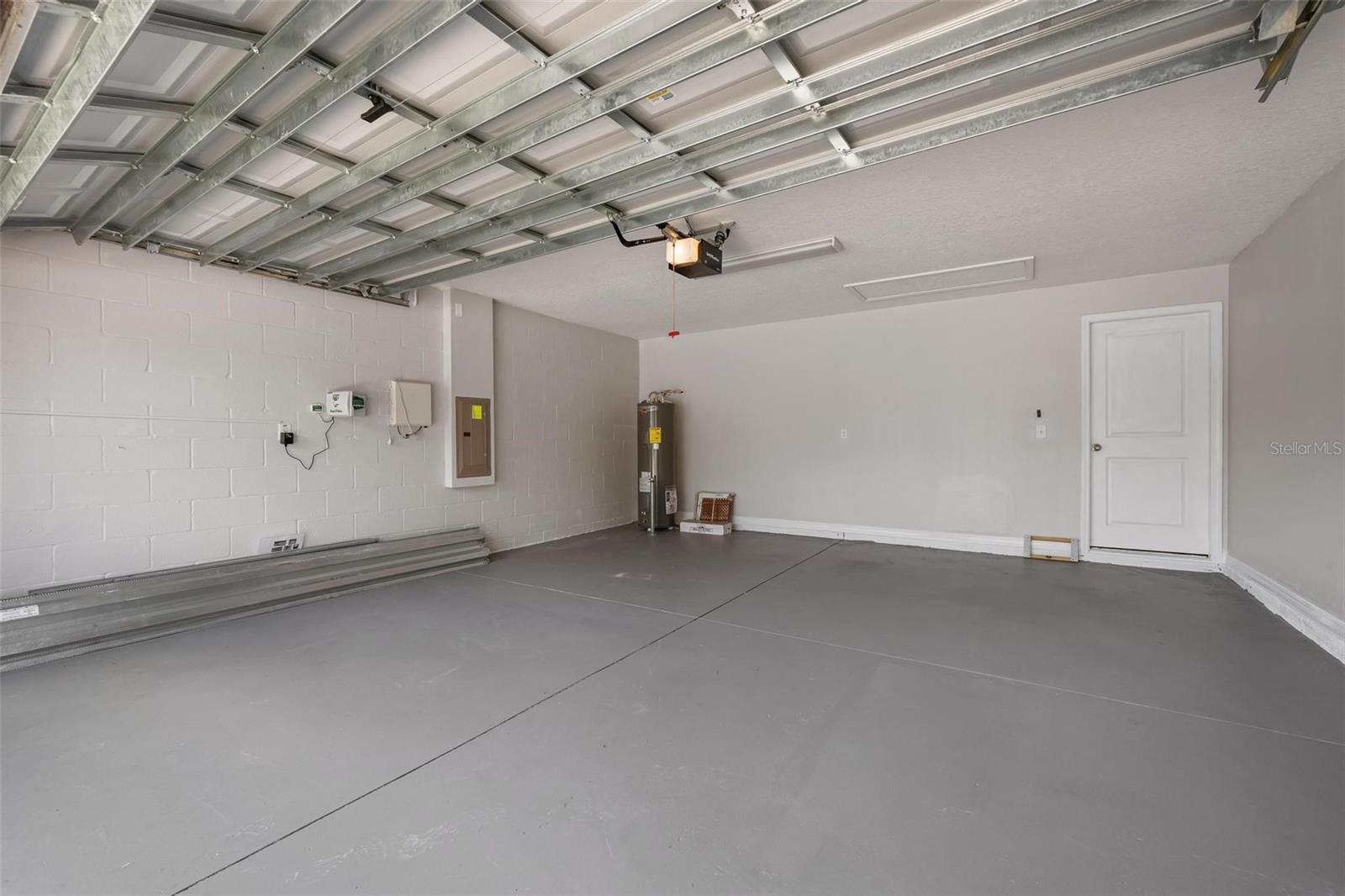 304 CASCADE BEND DR — photo 29
