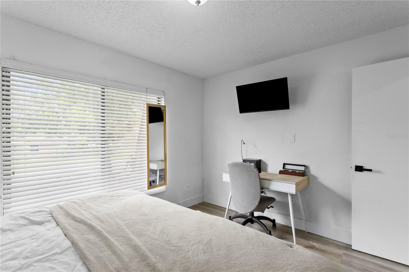 8520 N BRANCH AVE — photo 13