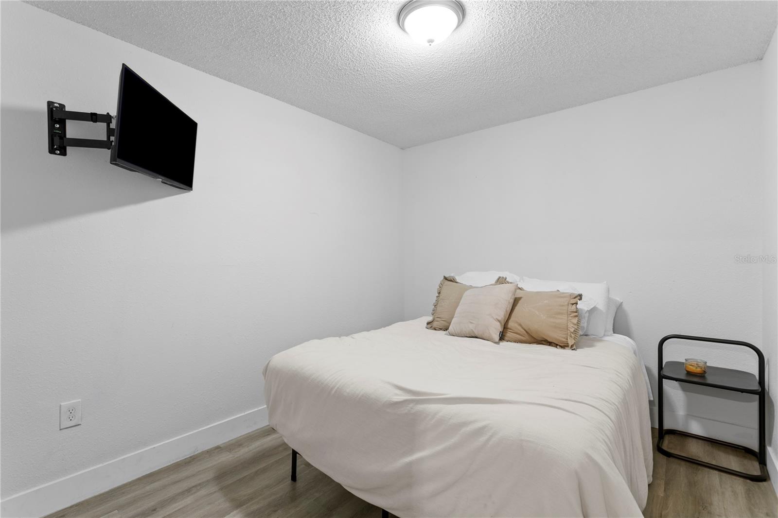 8520 N BRANCH AVE — photo 17