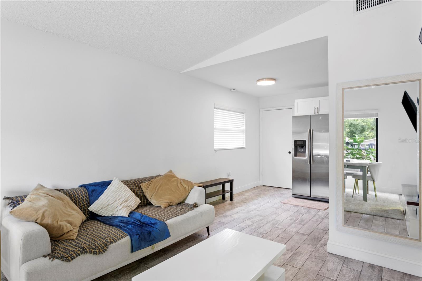 8520 N BRANCH AVE — photo 9