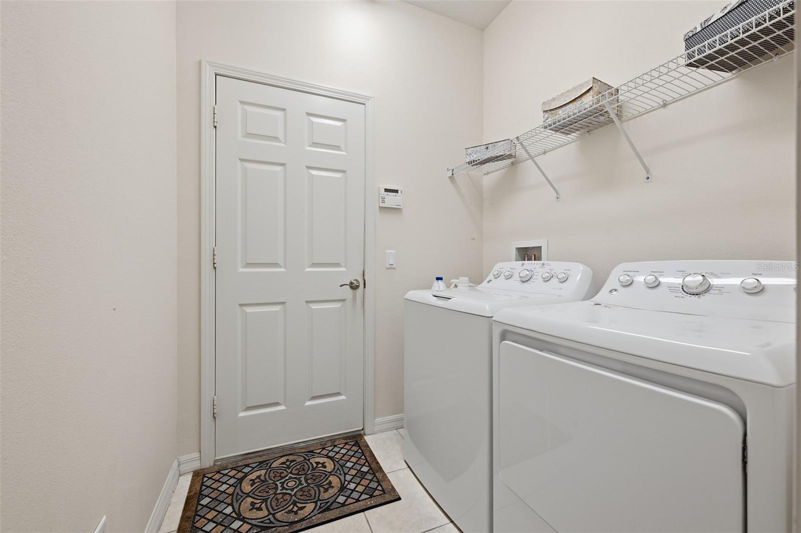 229 SILVER FALLS DR — photo 42
