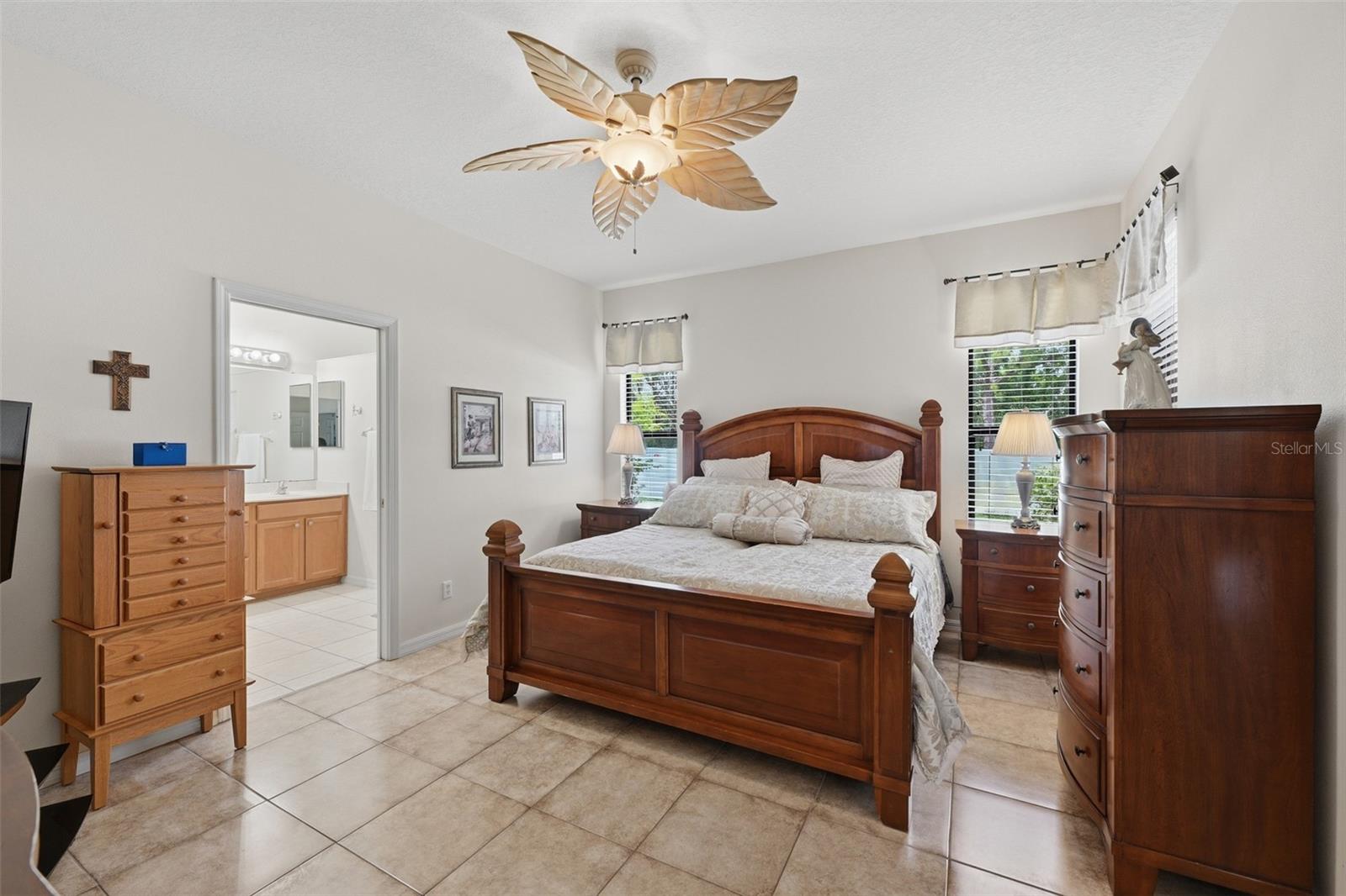 229 SILVER FALLS DR — photo 28