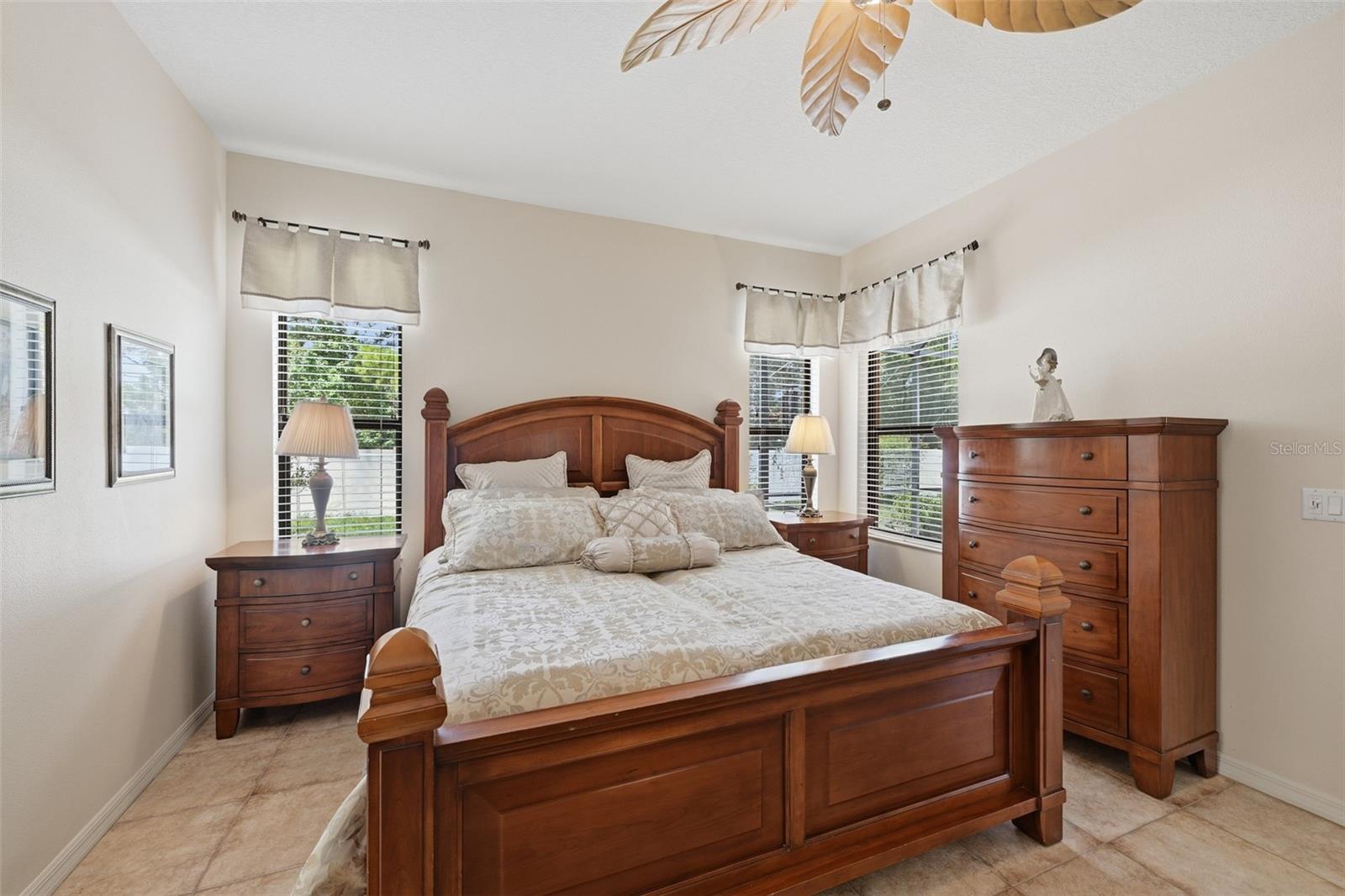 229 SILVER FALLS DR — photo 29