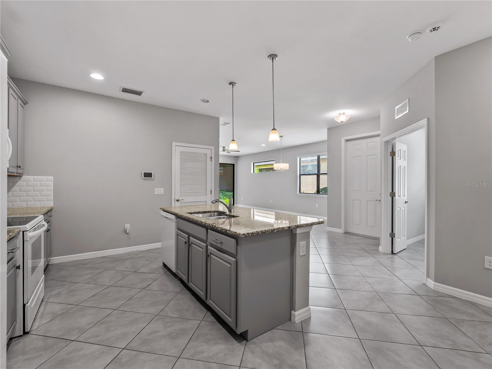 12099 FIREWHEEL PL — photo 16