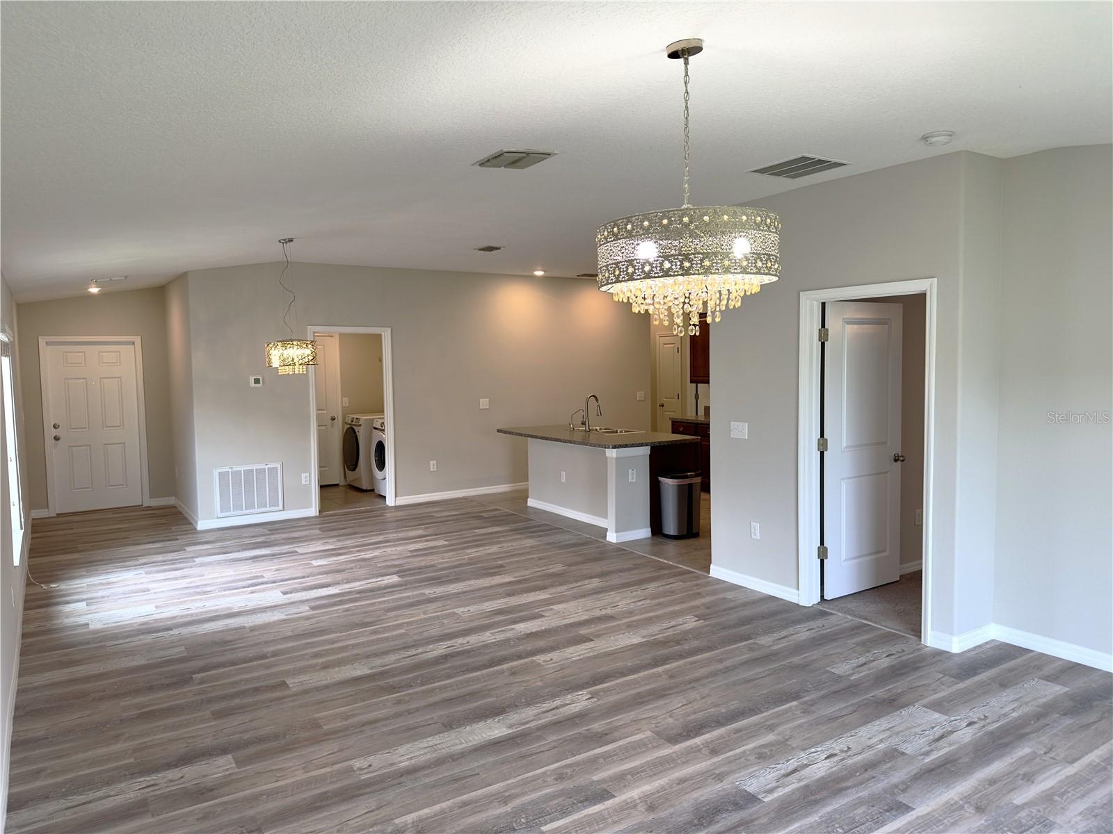 9746 SAGE CREEK DR — photo 7