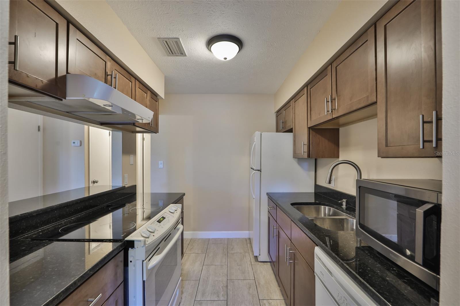 105 N KINGSWAY RD — photo 12