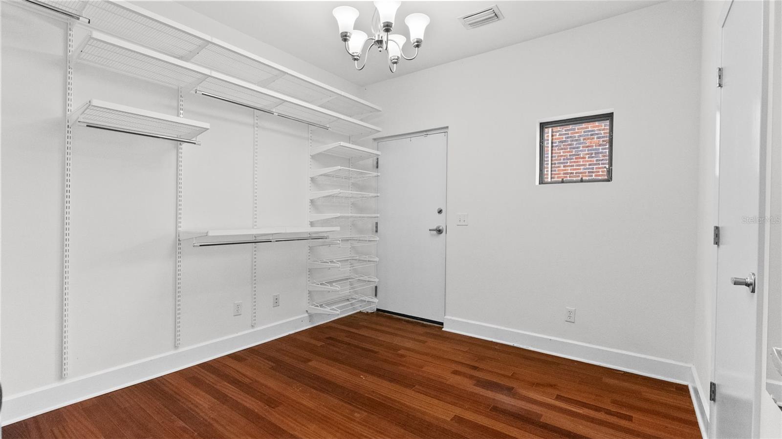 212 S MOODY AVE #2 — photo 35