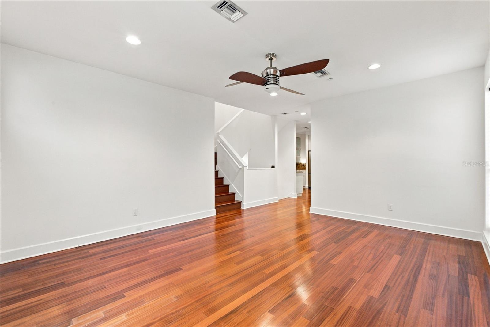 212 S MOODY AVE #2 — photo 6